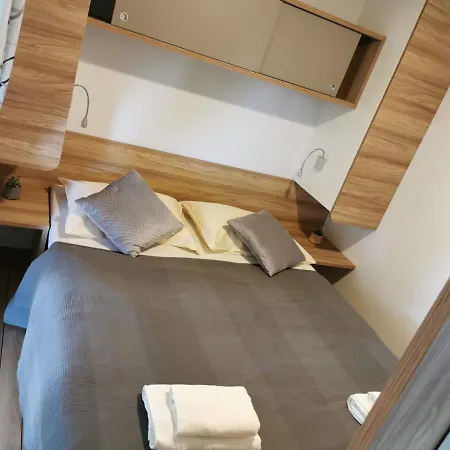 Mobile Erna, Campingplads *