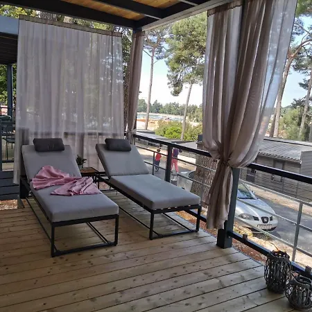 Mobile Erna, * Rovinj